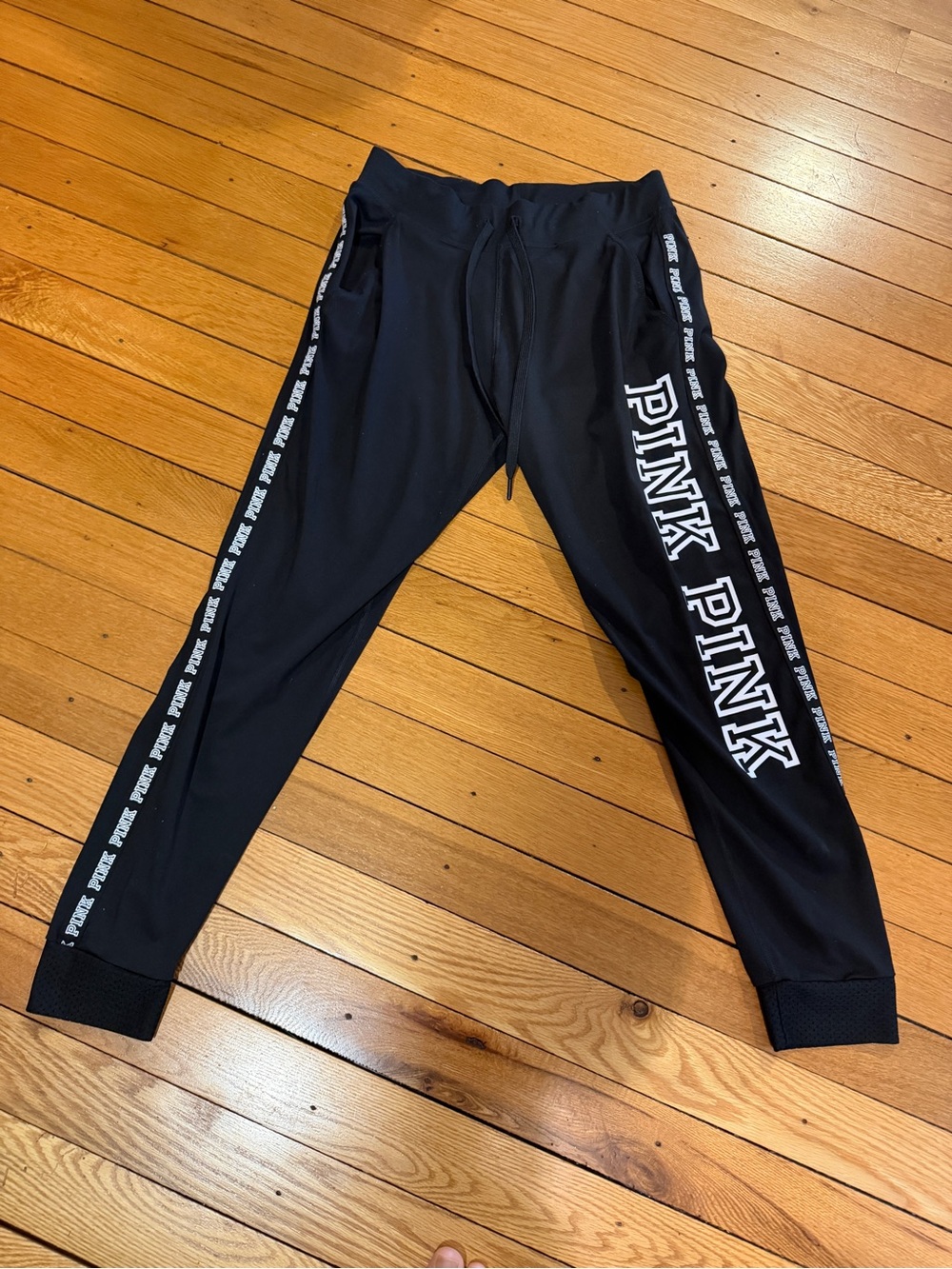 VS PINK Ultimate Black Mesh Trim Logo Joggers Sweatpants Medium EUC